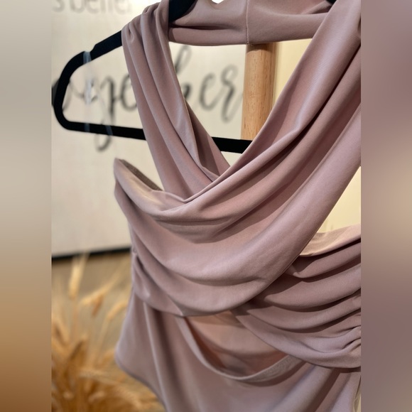 Women’s Chic Sleeveless Bodysuit with Criss-Cross Neckline - Picture 5 of 10